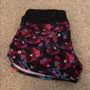 Lululemon brand new rare fun pattern speed shorts